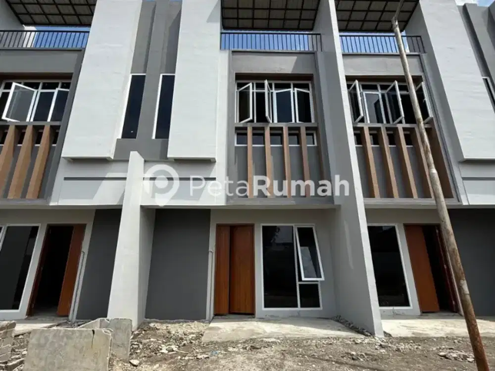 DIJUAL VILLA JALAN PASAR III KOMPLEK ROYAL RESIDENCE - DAERAH KRAKATAU (indra & andy)
