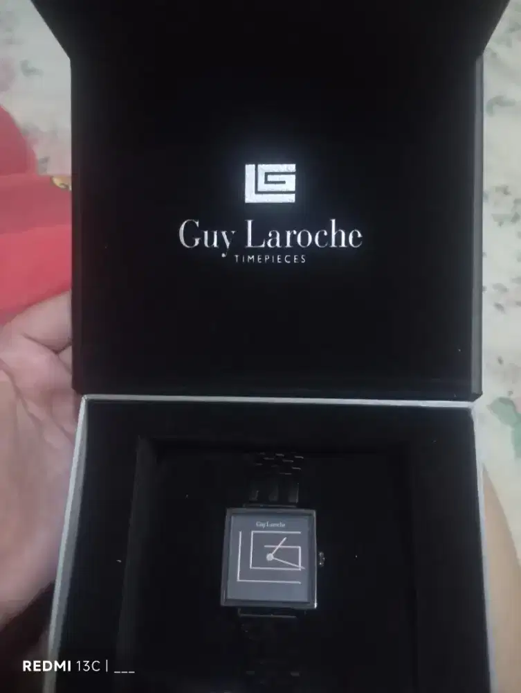 Jam Tangan Wanita Guy Laroche Black