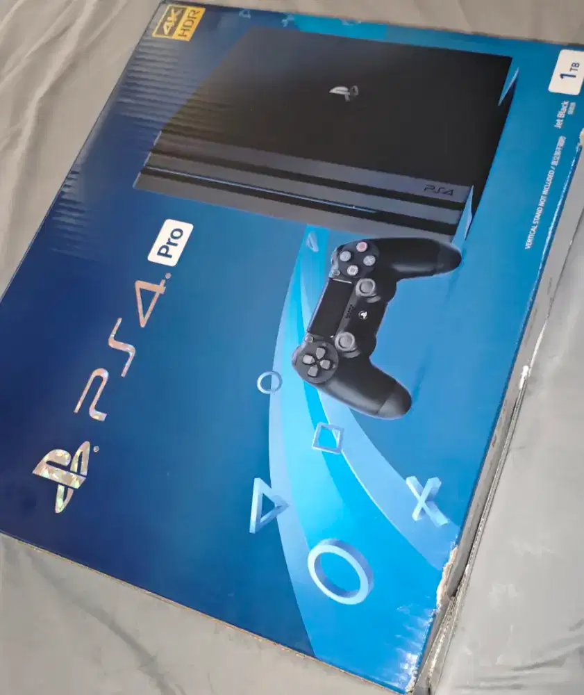 PS4 PRO 1TB(warna: jetblack)
