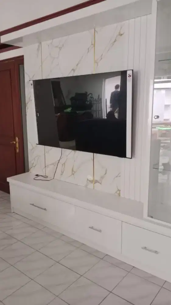 Pasang bracket tv led lcd plat tebal