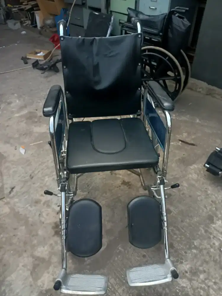 Kursi roda bekas