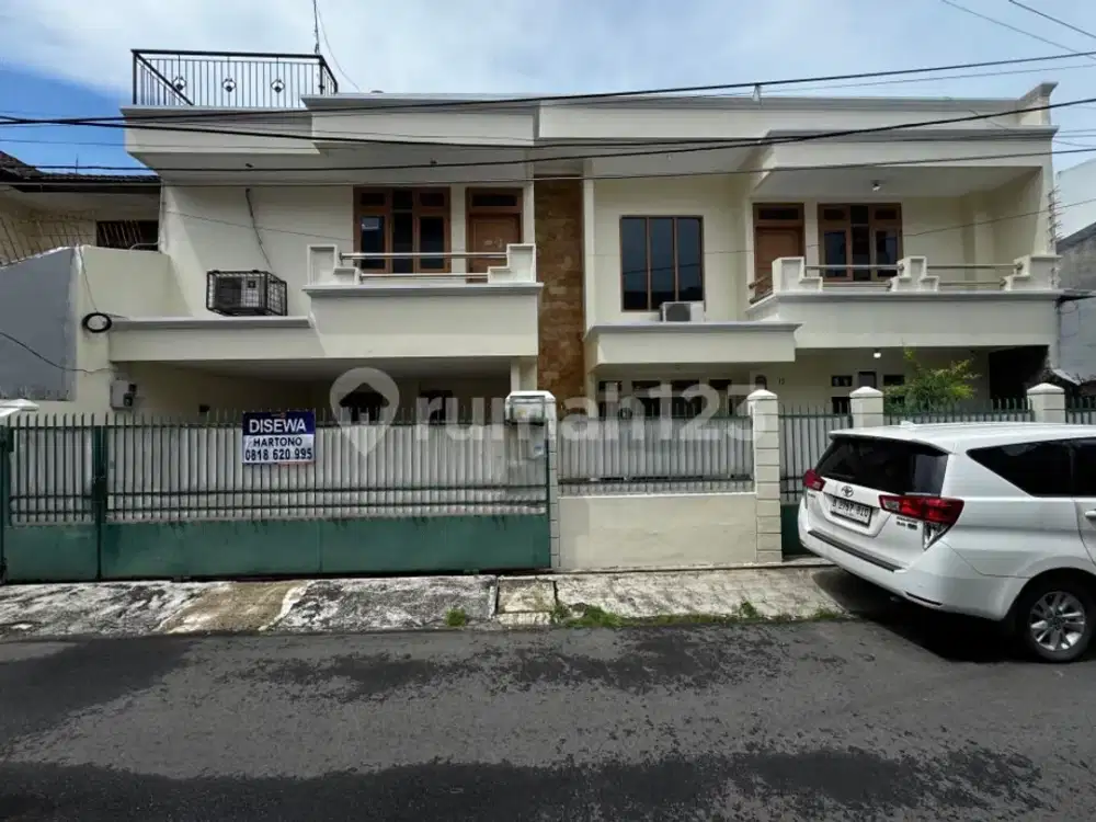Disewa Rumah Bagus 2 Lantai di Tanjung Duren Selatan Central Park Jakarta Barat