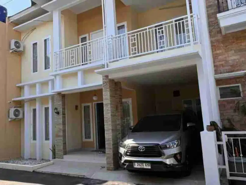 Disewakan rumah townhouse 2 lantai full furnish pondok kelapa