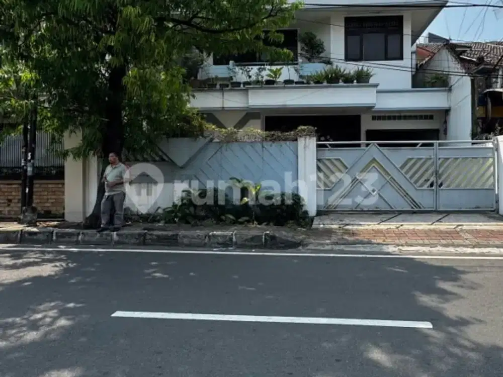 Dijual Rumah 11X20 di Tanjung Duren Selatan Pinggir Jalan Besar Jakarta Barat