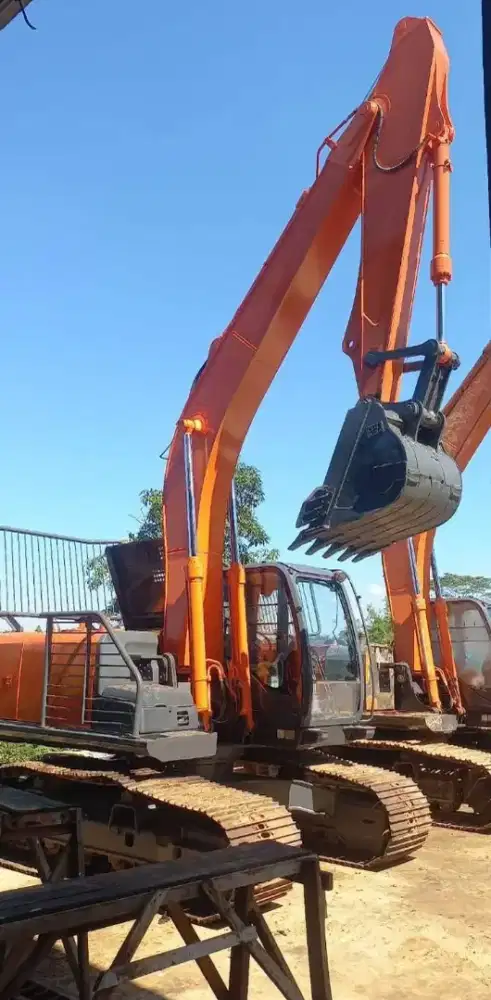 Excavator ZX210F-5G th 2018 harga 650jt NEGO