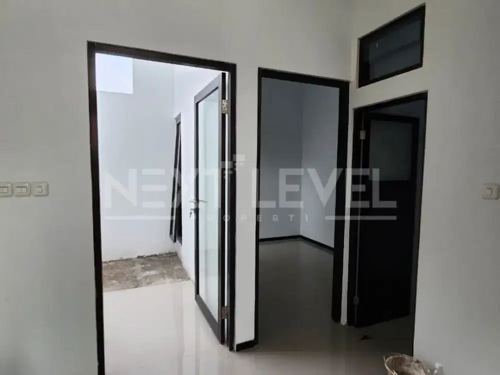 dijual rumah baru gress di sememi