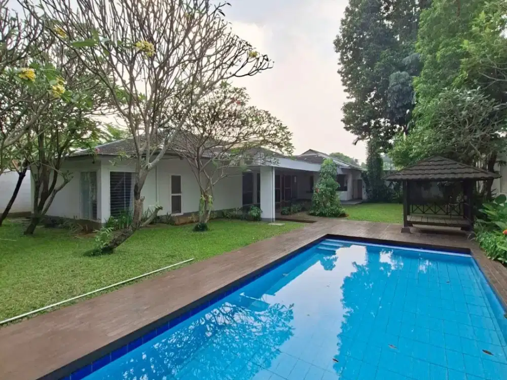 For Rent – House In Kemang. 24-Hour Security & One-Gate System
