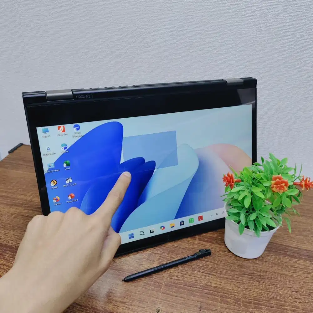 Lenovo thinkpad L13 Yoga Core i5 Touchscreen Flip Stylus pan Mulus