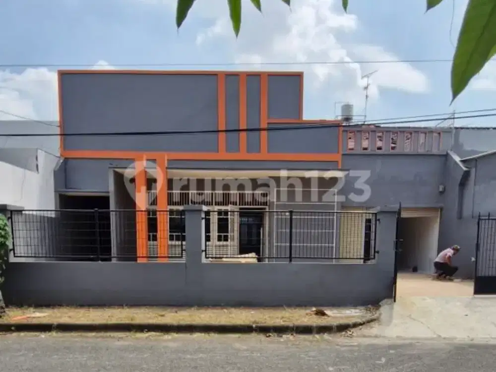 Rumah 1 Lantai Luas Total 282 M2 untuk Dihuni Maupun untuk Usaha/Gudang
