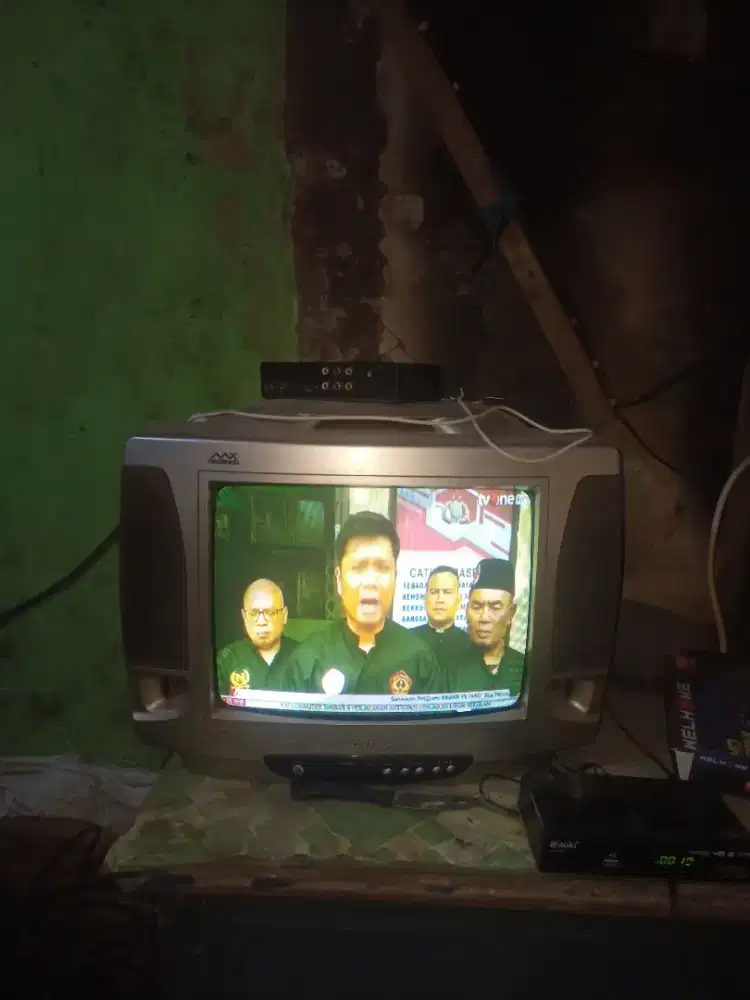 Tv tabung Politron 14in normal