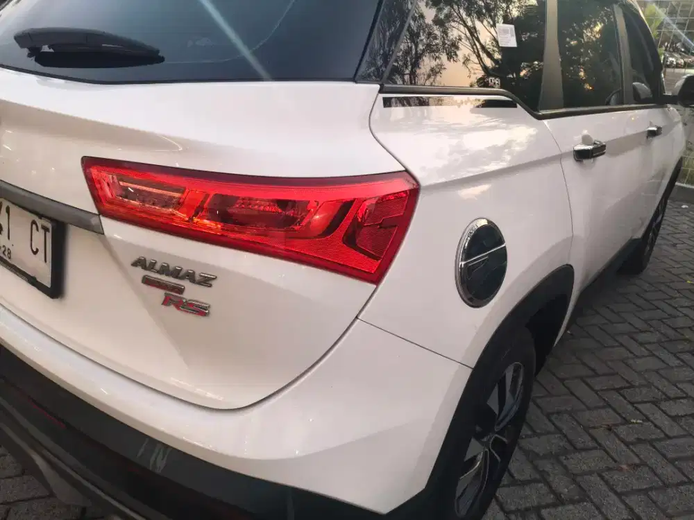 WuLing Almaz Matic Putih 7 Seat