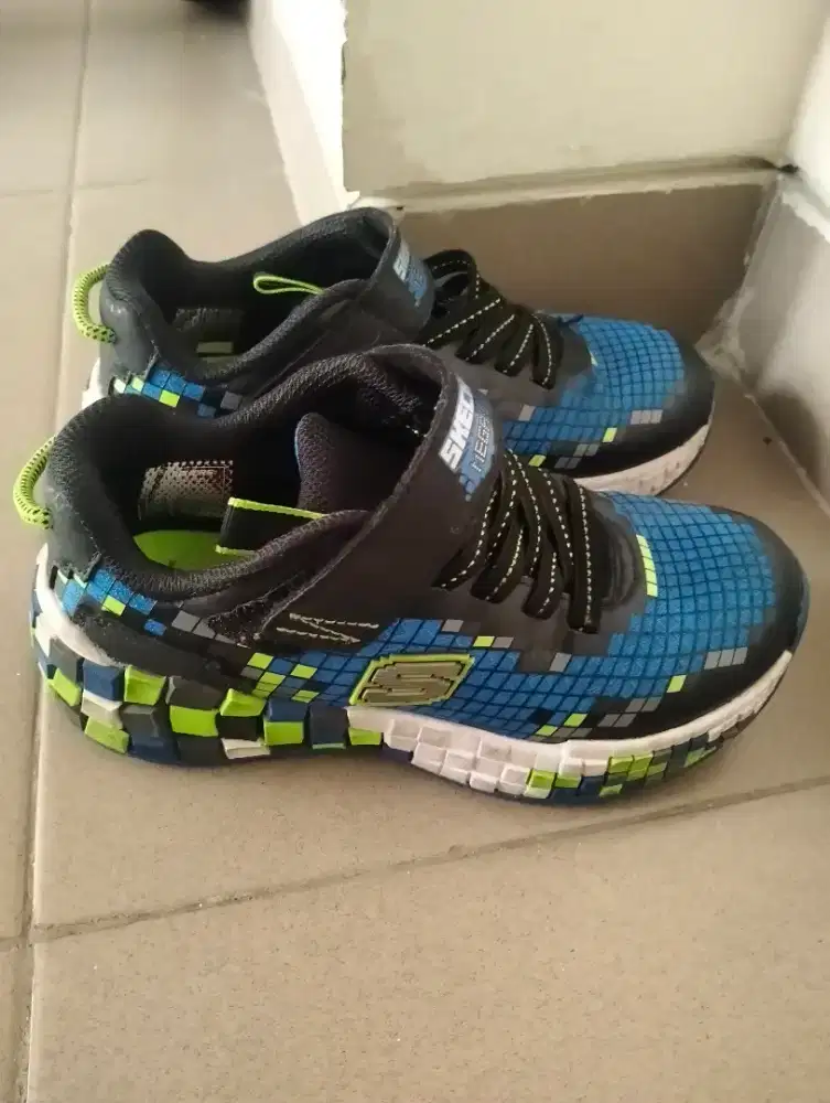 Sepatu Sketcher Minecraft original