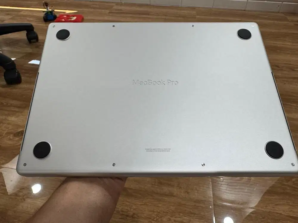 FS: Apple 14 MacBook Pro M4 24GB/1TB (Second like new)