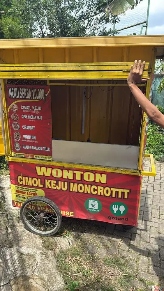 Gerobak bekas jualan