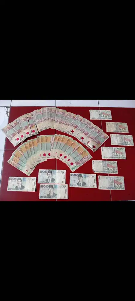 Uang 50&100 Total 5,5jt