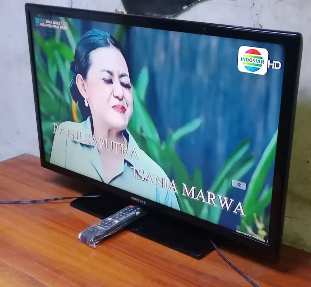 Dijual tv led samsung 32 in analog normal lokasi jak-sel lenteng