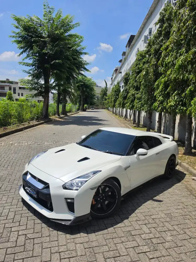 Nissan GTR R35 Facelift japan spec 2022 / 2026 A/T Putih