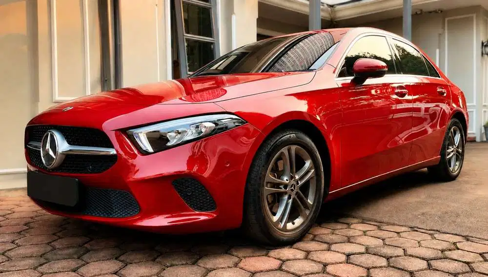 Mercedes-Benz A200 Sedan 2021 Merah KM 13rb Full Record Pemakai