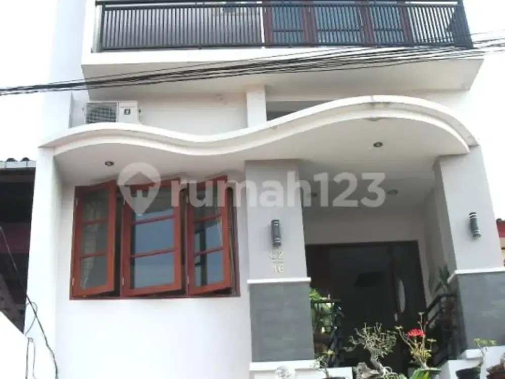 Rumah 4+1 Kamar Desain Apik Modern Dekat Bandara Dekat Tol Kunciran