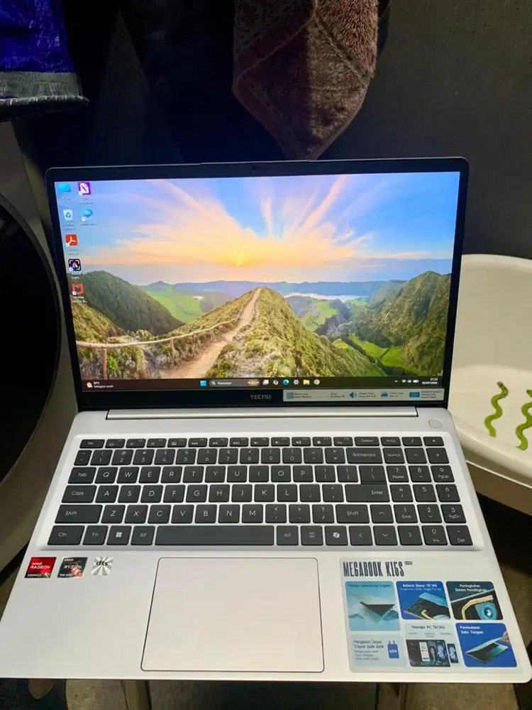 Laptop Tecno Megabook K15S