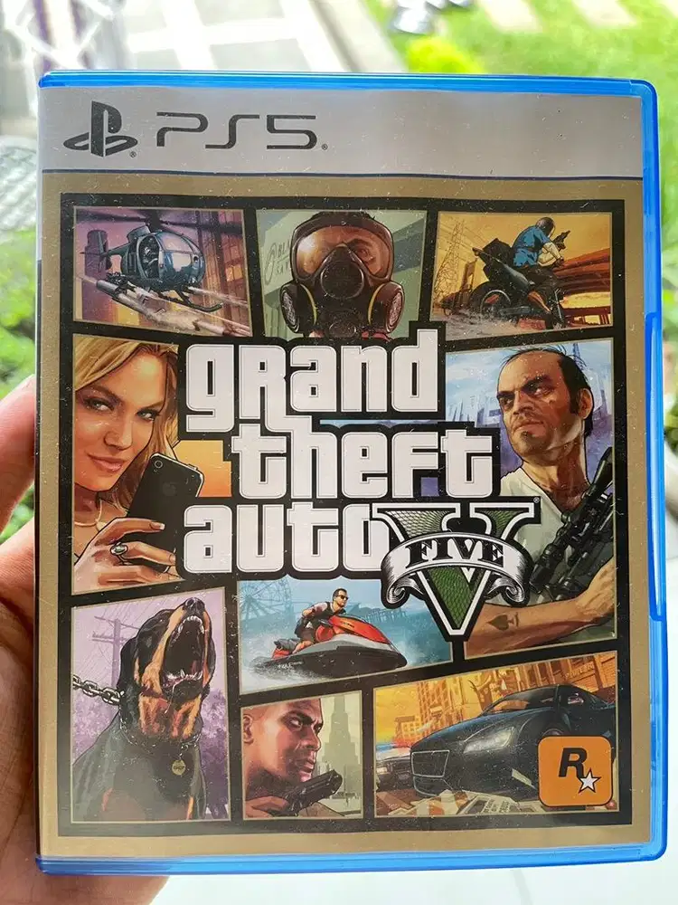 Kaset PS 5 GTA V dan Gran Turismo 7