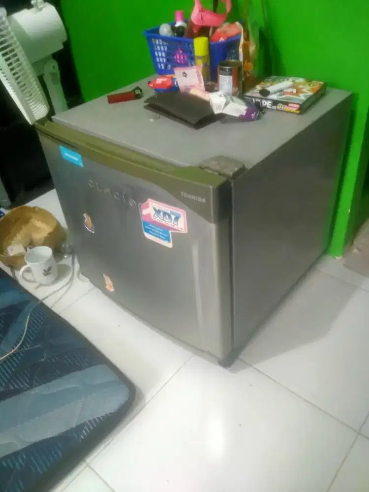 Bu, jual kulkas mini merk thosiba
