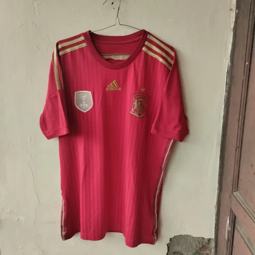 Adidas Spain 2010 FIFA Champions Soccer Jersey - Maroon/Gold Original