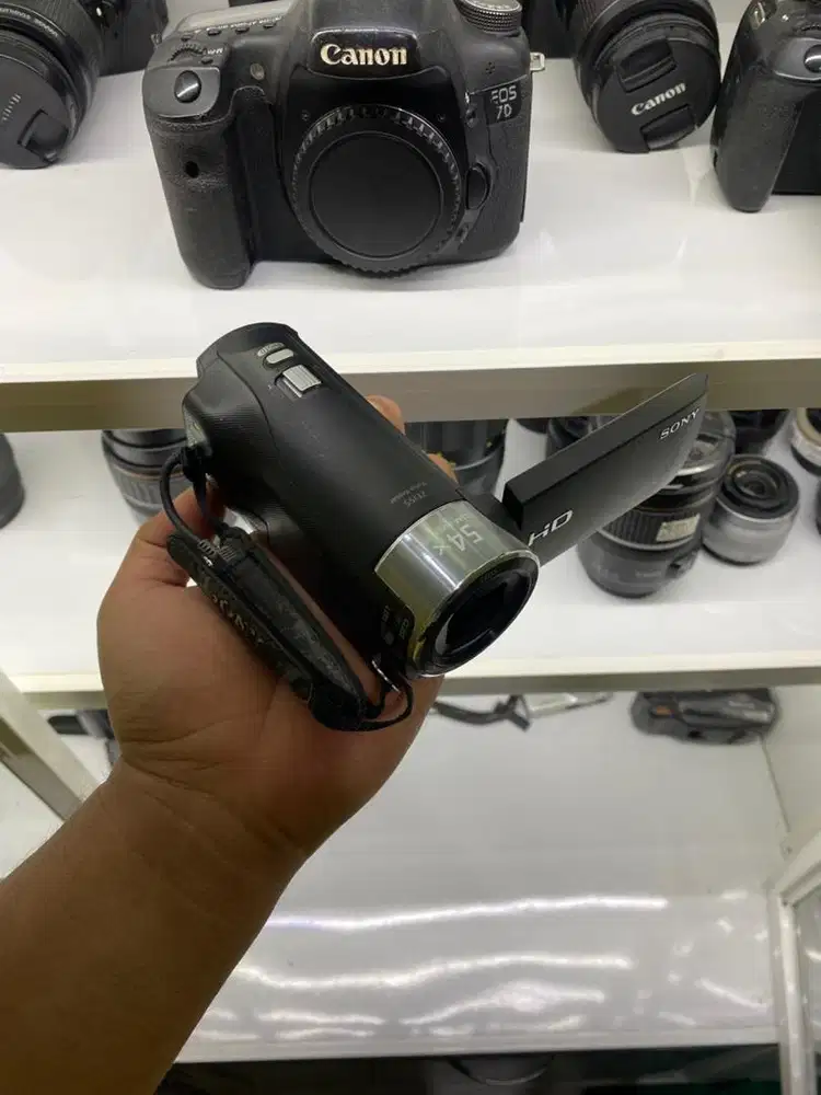 Handycam sony normal mulus siap pakai record lama