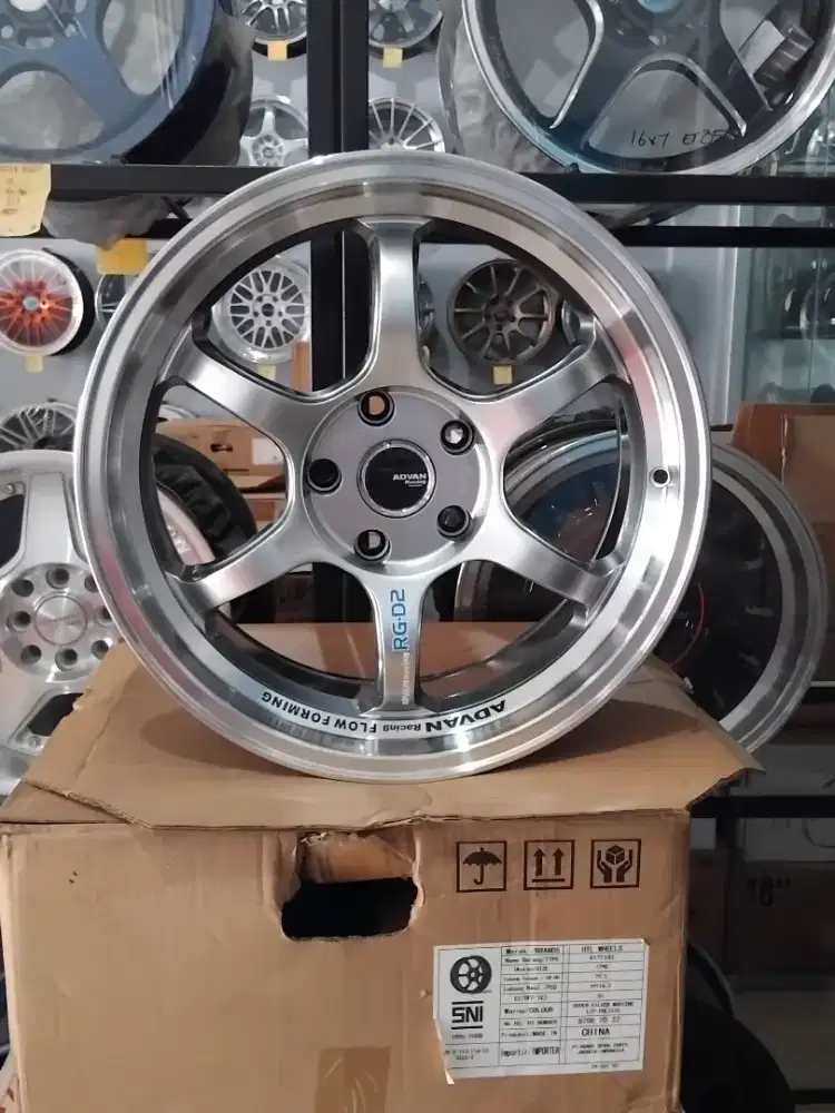 Velg advan rg2 r17 5x114 lbr8 et35