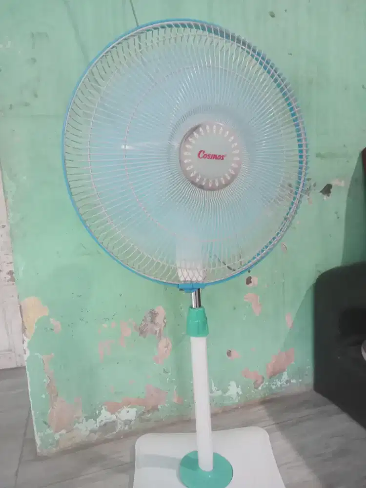 Kipas angin cosmos 16 inch normal kenceng . cakep