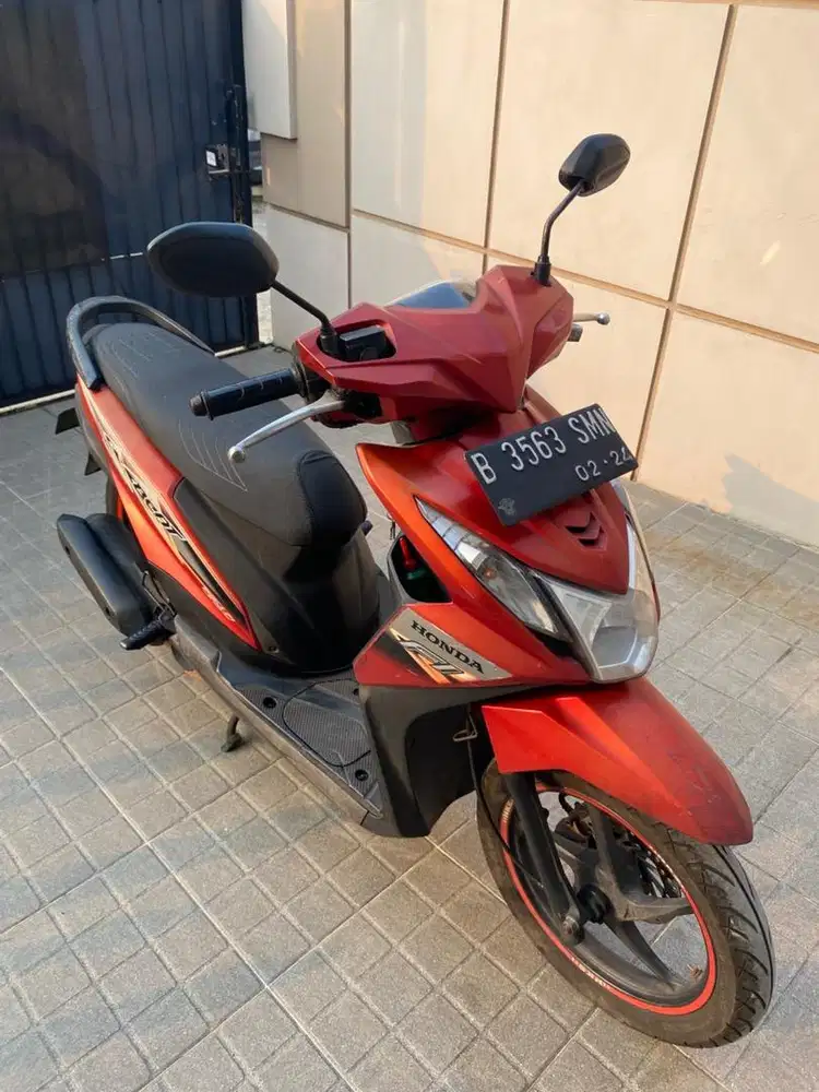 Honda Beat Merah 2016