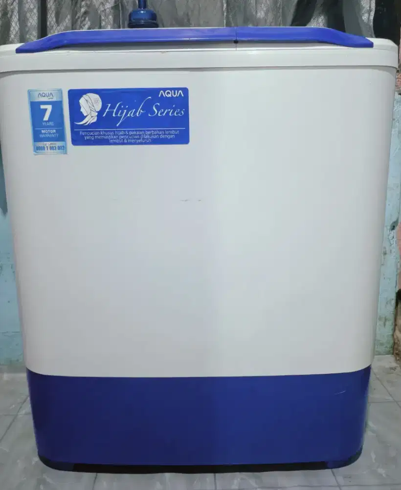 mesin cuci merek AQUA 7,8 KILO