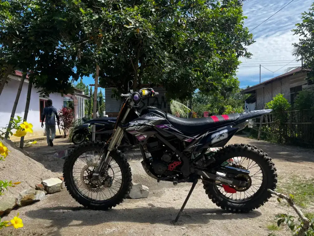 Yok bg KLX dt THN 2016 ss lengkap plat bk