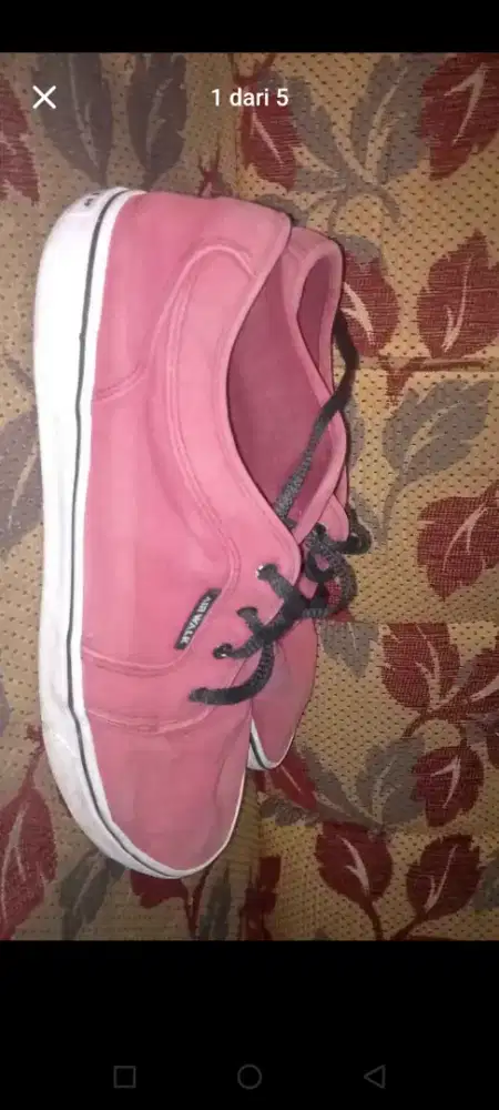 Sepatu casual size 45 bahan tebal