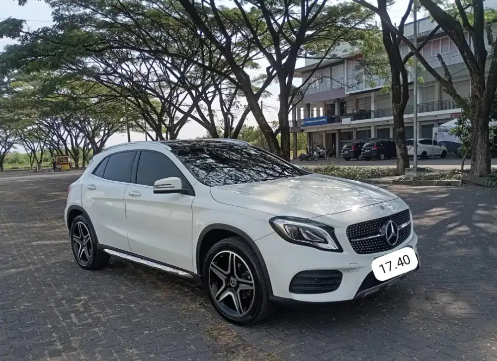 Mercedes-benz GLA 200 2017 km rendah terawat