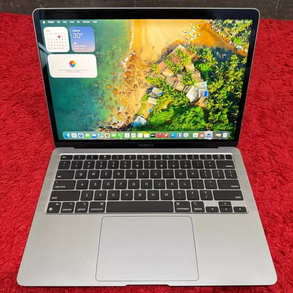 Macbook air m1 2020 ram 16gb ssd 256gb mulus siap pakai bisa cod