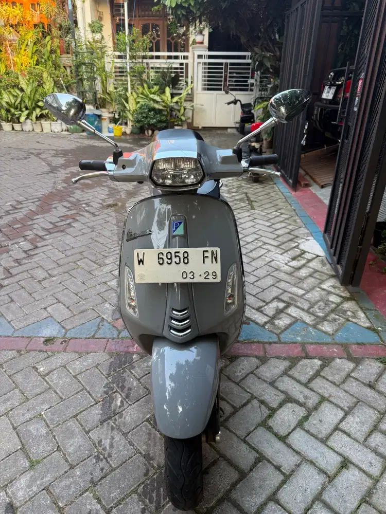 DIJUAL VESPA SPRINT ABS 2023 LOW KM