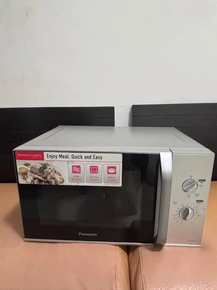 Microwave Panasonic NNSM32HMTT 25 Liter 750 Watt
