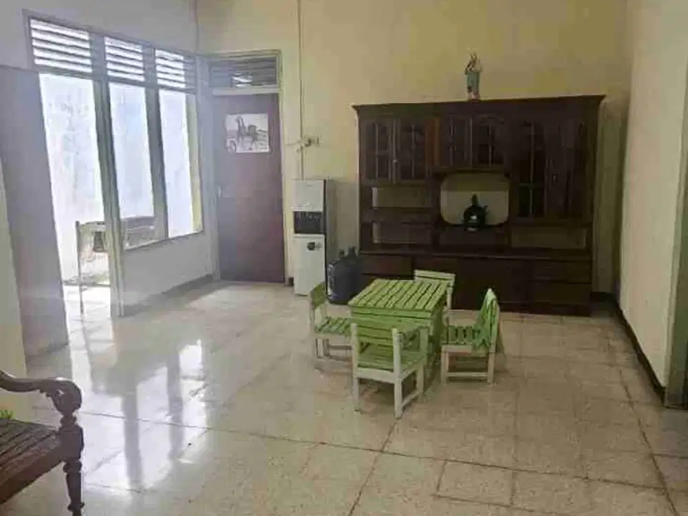 Rumah Luas Tengah Kota Semarang Bebas Banjir