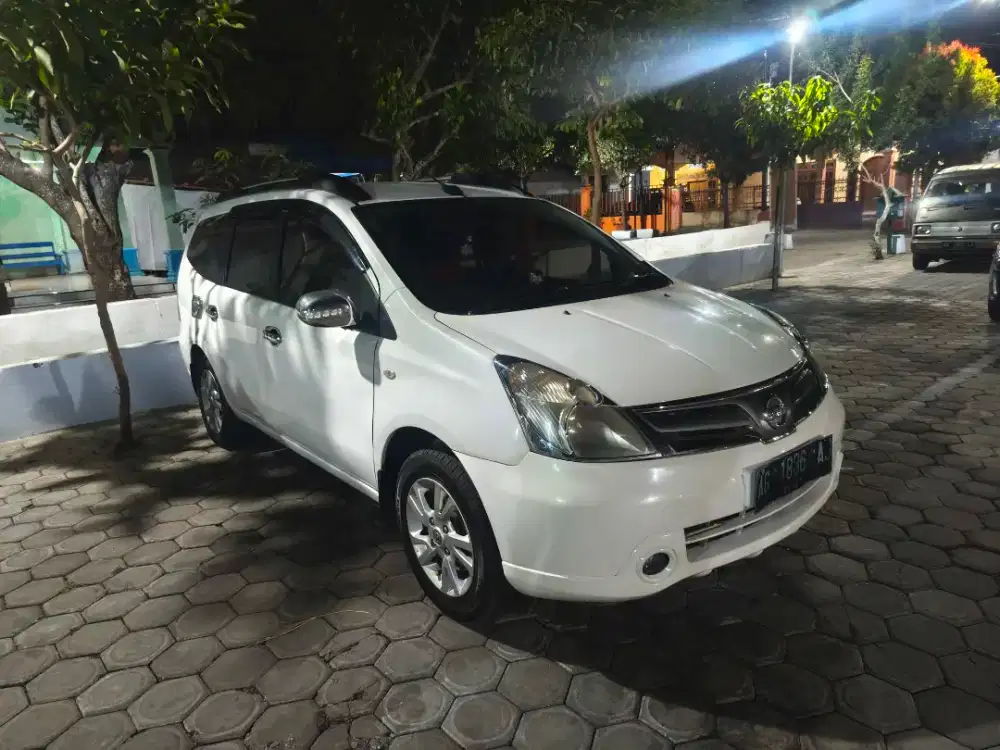 Nissan Grand Livina 1.5 manual AG Kediri