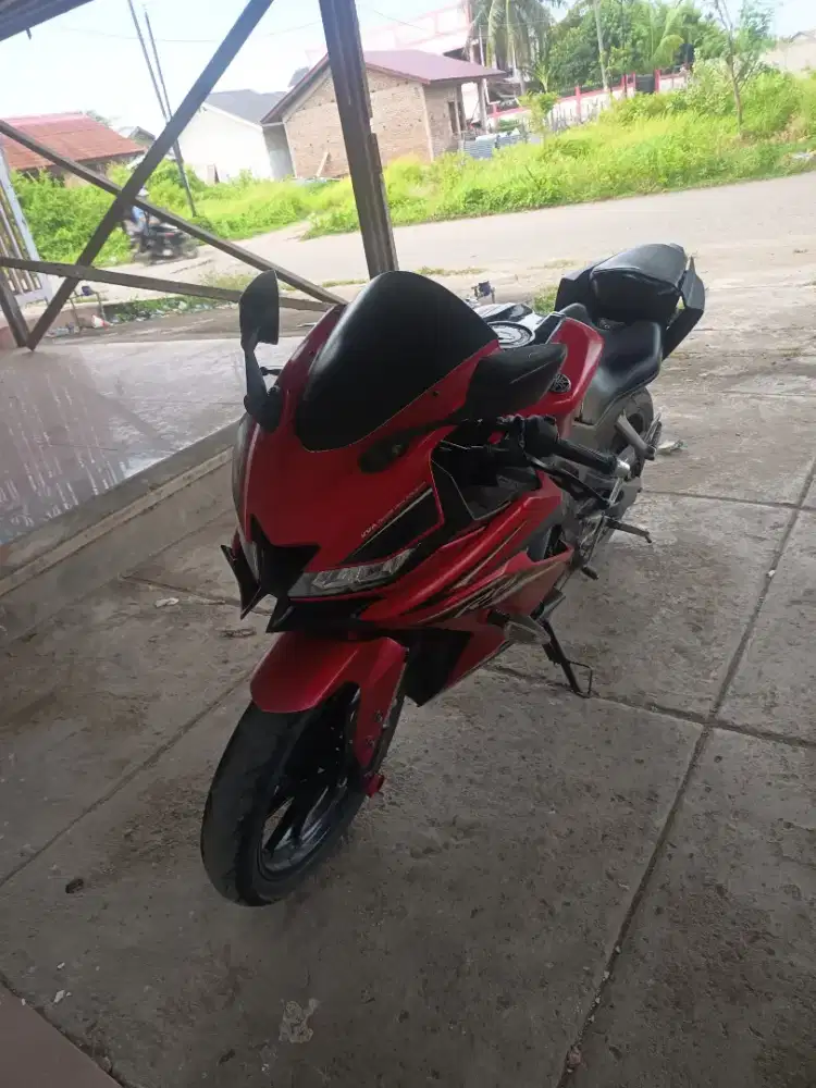 Jual R15 v3 kondisi OKe