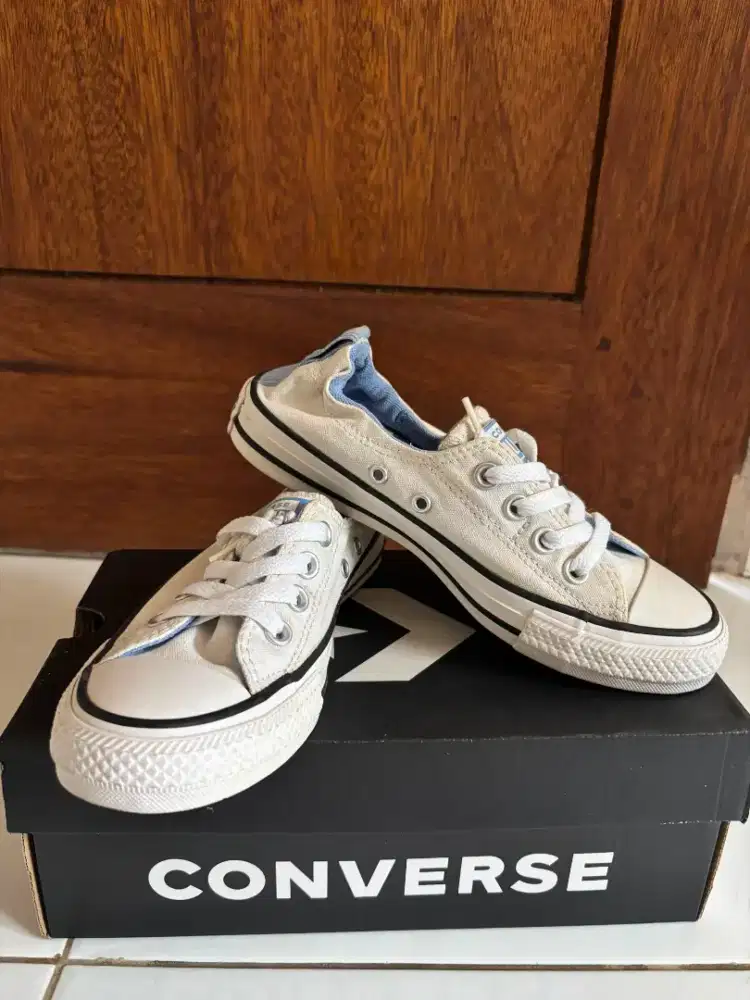 Sepatu Wanita Converse Chuck Taylor
