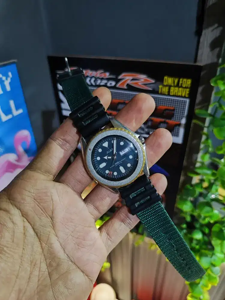 Vintage Alba diver style