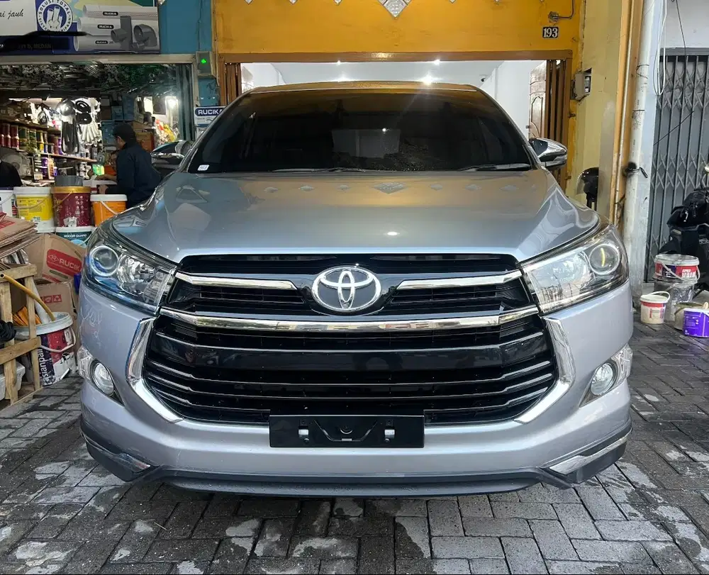 (TDP 75 JUTA!) Toyota Innova Venturer 2.4 Diesel Automatic Silver 2018
