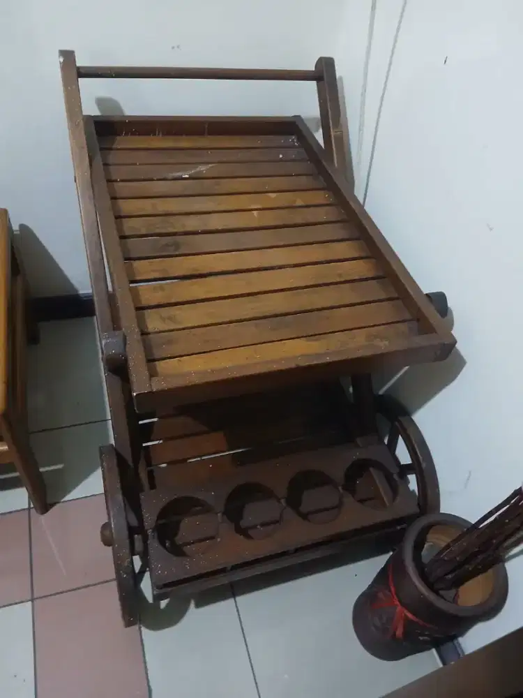 Meja Bar , tmpt tarok minuman, unik