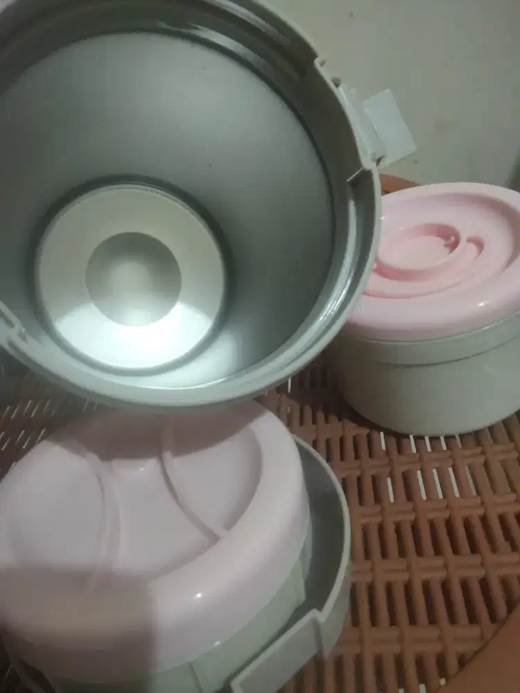 Termos makan dua susun