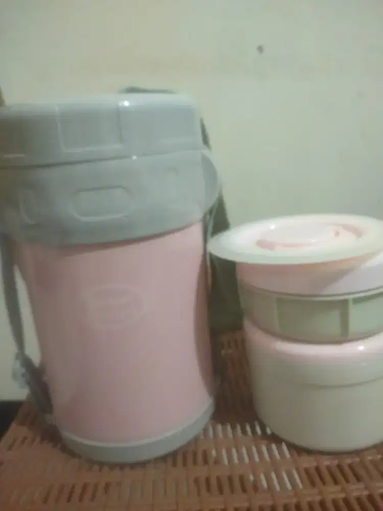 Termos makan dua susun