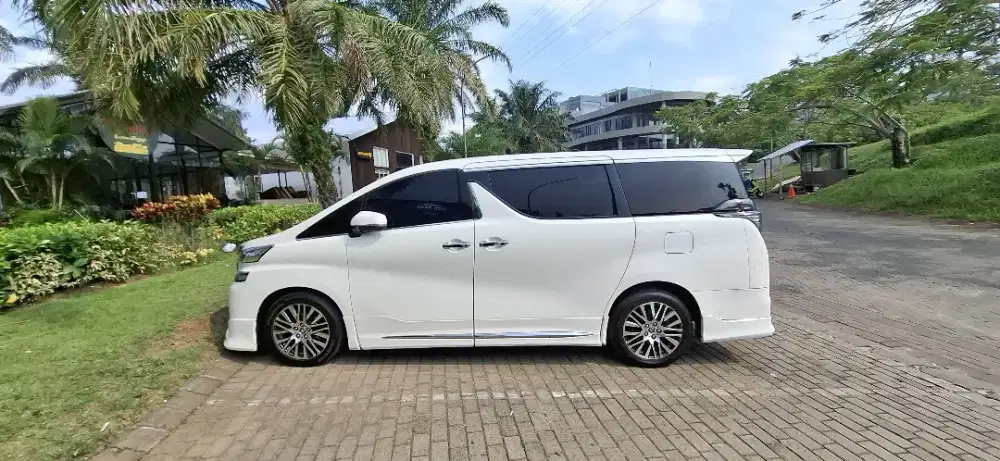 Toyota Vellfire ZG 2.5 A/T modelista
