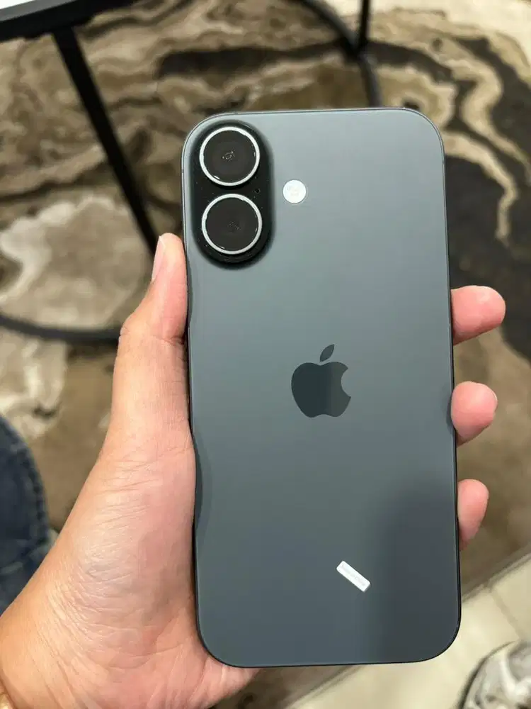 Dijual iphone 17 warna black 256gb garansi ibox