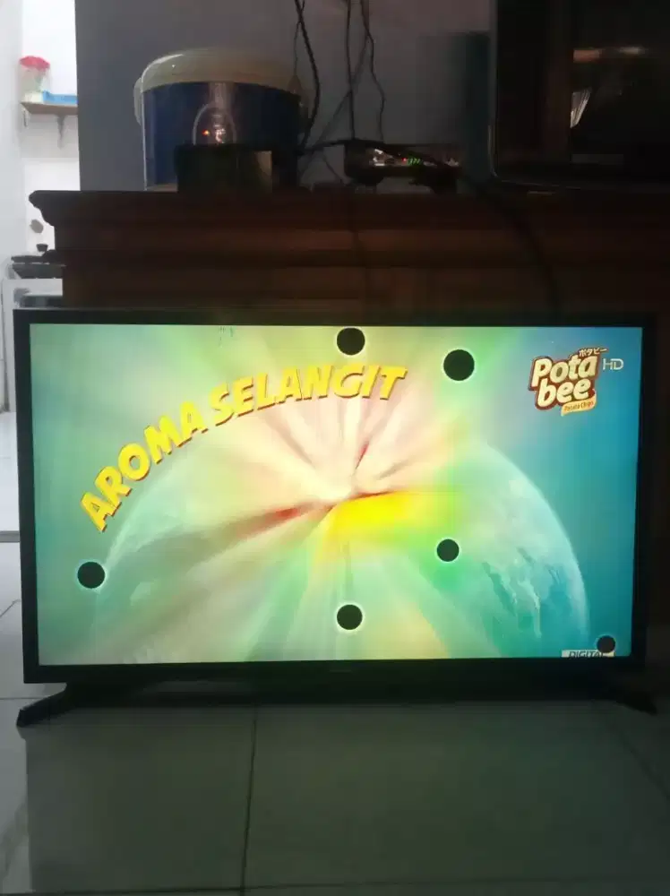 Smart Tv LED Samsung Digital 32 inc  model UA32N4300ak, hub'i Telp/wa